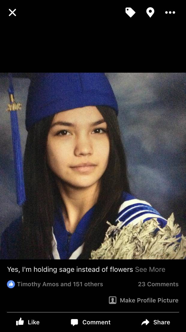 Class of 2016 grad Kakeka Thundersky shared a grad photo with her twist on a bouquet.