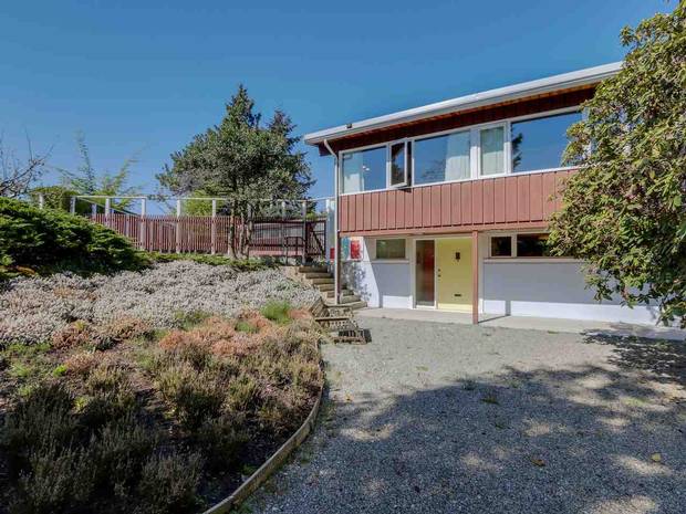 Friedman House, built in 1953 and designed by Swiss architect Fred Lassere, has been bought by a founder of tech company Shopify.