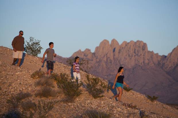There are excellent hiking and biking trails,and one of the most popular is the 6.4-kilometre hike to the ruins of the old Dripping Springs hotel and sanctuary