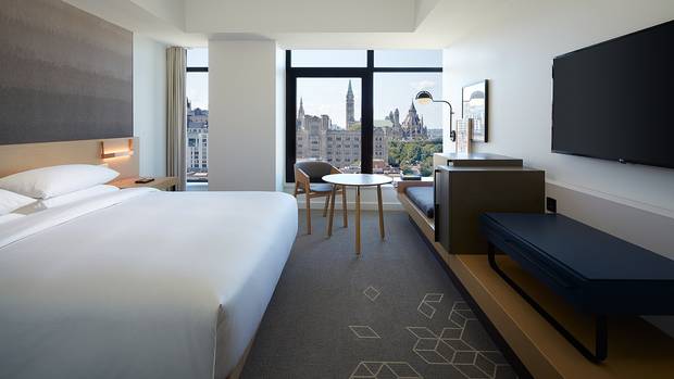 Proximity to the bars of the Byward Market does result in some unwanted late-night noise.