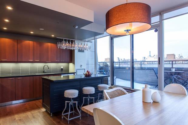 Situated at the corner of Palmerston Avenue and College Street, the condo is right in the midst of Little Italy’s restaurants and shops.