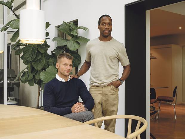 Stefan Weisgerber and Byron Peart expanded their apartment by building a solarium onto the terrace. The rest of the home is equal parts design savvy and practical.