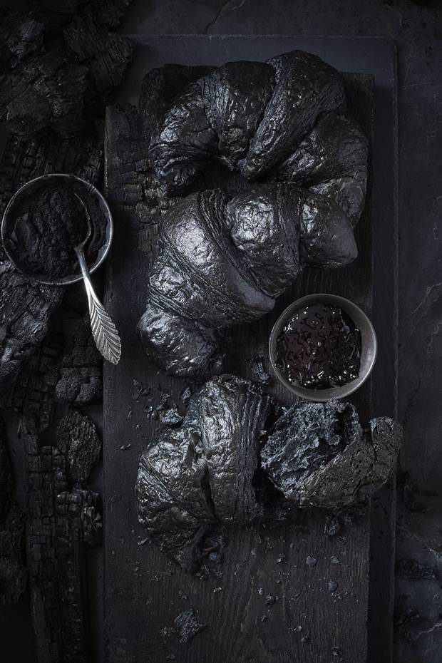 ARTISANAL MATTE BLACK DINNER PLATE, $12 THROUGH WWW.INDIGO.CA. AERO BLACK COLLECTION KNIFE, SET OF 5 FOR $89.95 THROUGH WWW.CRATEANDBARREL.CA.