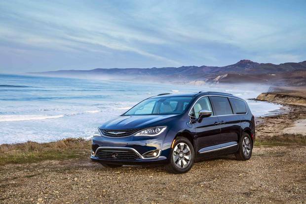 2017 Chrysler Pacifica.