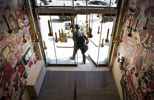 Roughly a third of WeWork’s members, renting anything from communal space to private offices, are larger companies of 1,000 or more employees. Some of these clients are, for instance, employees of a larger company needing to set up a branch office. At the Toronto building, RBC staff are among the regulars.