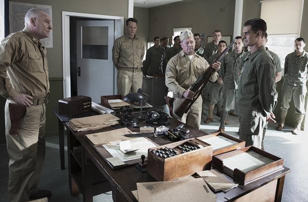 Vince Vaughn, Andrew Garfield and John Cannon in Hacksaw Ridge (2016).