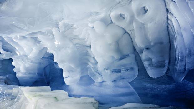 As well as unveiling a new 10-person gondola to its Spielboden sector, Switzerlands Saas Fee has revamped its glacier grotto.