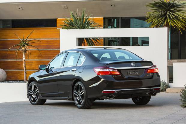 2017 Honda Accord Sedan.