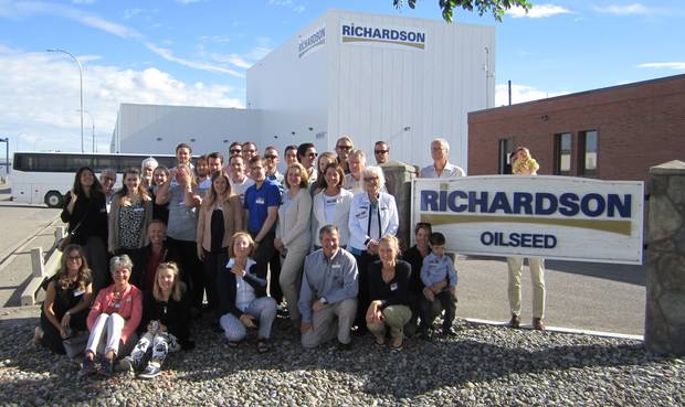 There are now 29 members of the latest Richardson generation,called the G6. They're scattered around the country and some have found their attempt to join the firm frustrating