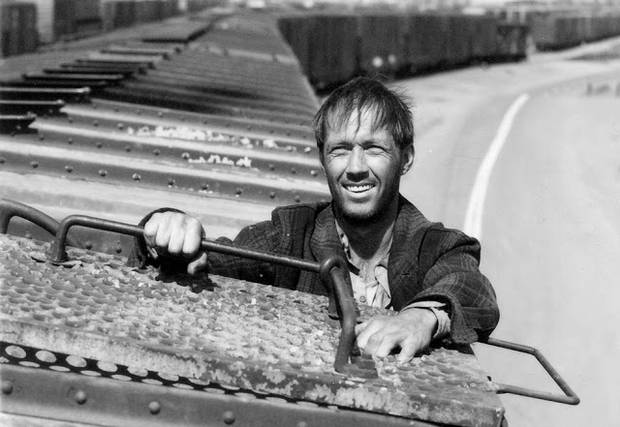 David Carradine in Bound for Glory.