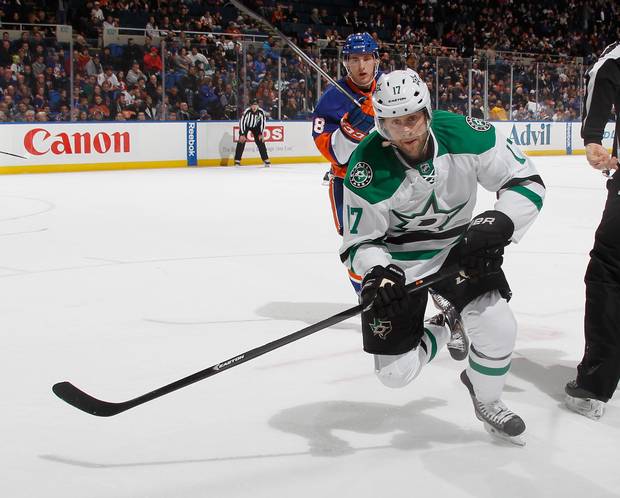 Rich Peverley playing for the Dallas Stars in a January 2014 game, months before he had a cardiac event on the ice during a March 2014 game versus the Columbus Blue Jackets.