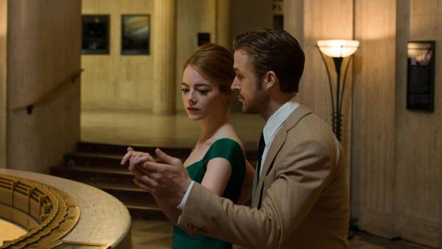 Emma Stone (Mia) and Ryan Gosling (Sebastian) star in La La Land.