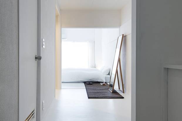 Roam Tokyo White Room Entrance