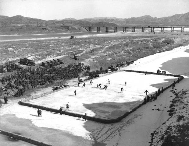 Hockey championship match between teams of 1st Battalion P.P.C.L.I. and 2nd Battalion Royal 22e Regiment, on the Imjin River (referred to as 