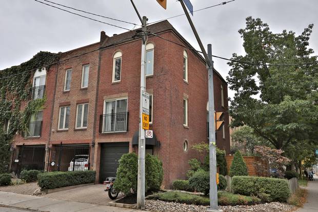 101 Earl Pl., Toronto.