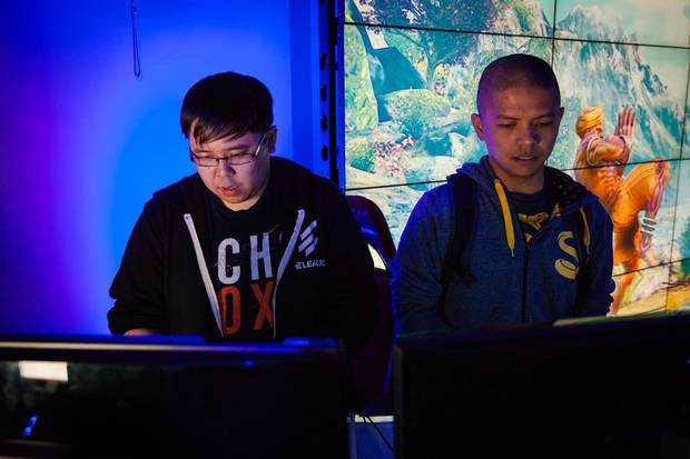 E-sports players Justin 