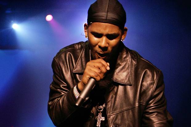 R&B singer R. Kelly performs at New York's Radio City Music Hall on April 18, 2006.