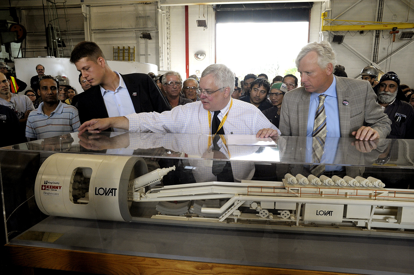 Tunnel boring machine