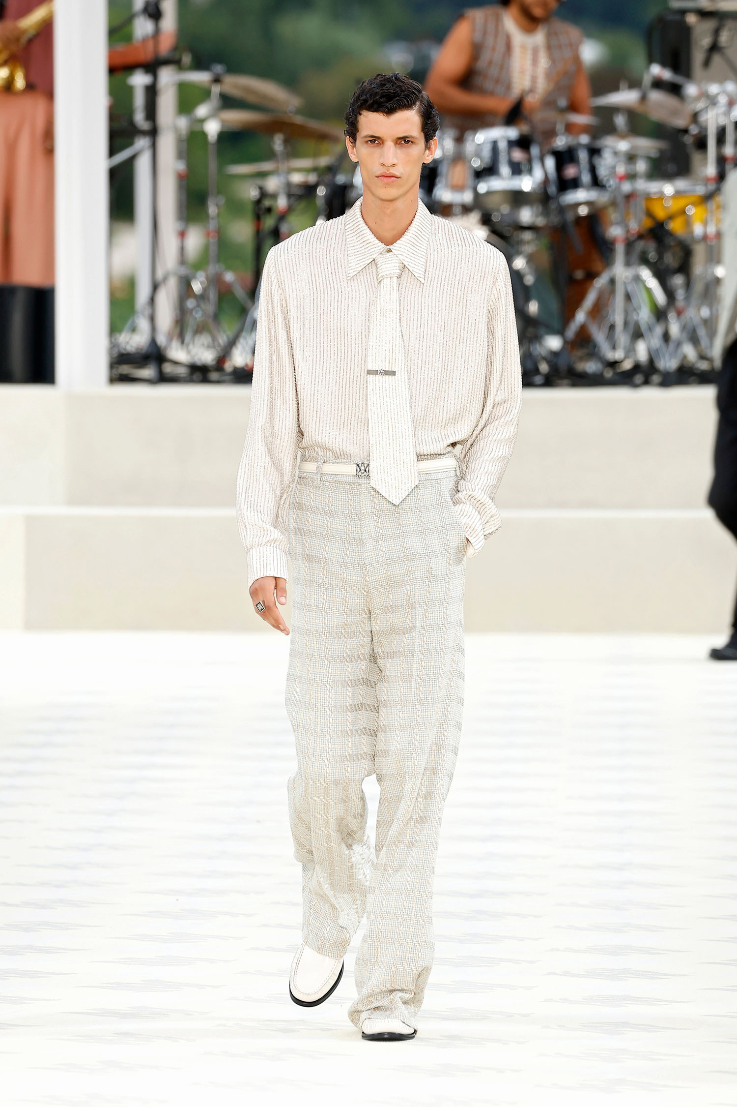 PARIS, FRANCE - JUNE 20: A model walks the runway during the Amiri Menswear Spring/Summer 2025 show as part of Paris Fashion Week on June 20, 2024 in Paris, France. (Photo by Estrop/Getty Images)
