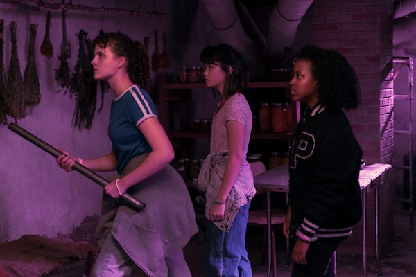 Fina Strazza (KJ Brandman), Riley Lai Nelet (Erin Tieng), Camryn Jones (Tiffany Quilkin) in PAPER GIRLS. Credit: Anjali Pinto / Amazon Prime Video