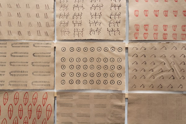 SHEROANAWE HAKIHIIWE 03
Sheroanawe Hakihiiwe, Kamie ya uriji pi jami Parawa ujame theperekui uriji ter- imi thepe komi kua [Where I live in my jungle and in the Orinoco river all these animals also live], 2018. Acrylic on 79 sheets of cane fibre paper, 35 x 51 cm each. Courtesy Colección Patricia Phelps de Cisneros.
Arctic/Amazon advance images Power Plant