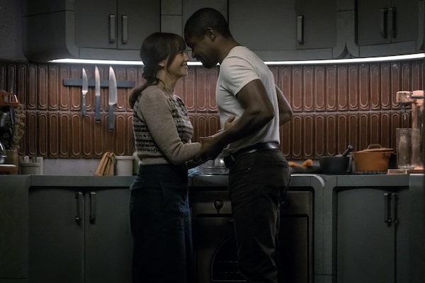 Episode 1. Rashida Jones and David Oyelowo in "Silo," premiering May 5, 2023 on Apple TV+.