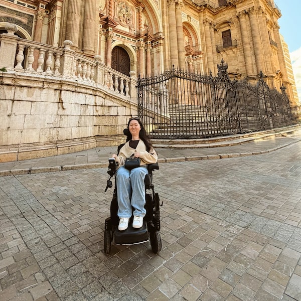 Tori Hunter, a wheelchair user and travel and lifestyle content creator based in Toronto. Malaga, Spain