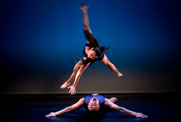 Miigis: Underwater Panther, a dance and live music work that draws inspiration from a prophecy in which the Anishinaabe must move westward or perish, exploring a journey from the Atlantic to the great lakes. This latest production by Red Sky Performance showcases creator and artistic director Sandra Laronde’s vision, and the company’s commitment to innovative storytelling through contemporary Indigenous dance, live music, and visual arts.Credit: John Lauener