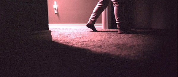 Skinamarink (2022). The title of the of the movie derives from the name of a popular North American nonsense song for preschoolers – and Kyle Edward Ball’s debut feature tracks preschooler siblings Kevin (Lucas Paul) and Kaylee (Dali Rose Tetreault) as they experience an irrational world that they do not fully understand. Set in 1995, and looking as though it had been filmed on domestic camcorders from that time (in fact it was shot digitally), Skinamarink has a grainy appearance Courtesy of BayView Entertainment