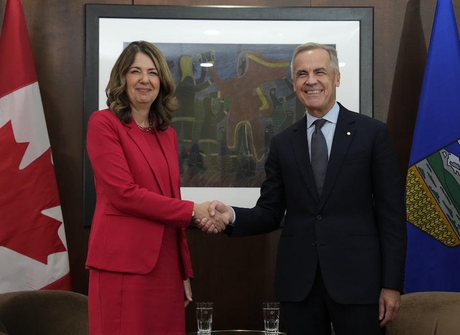 Prime Minister Mark Carney meets with Alberta Premier Danielle Smith in Ottawa on Oct. 6. A pipeline to B.C.’s northern coast has become the perceived centrepiece of Mr. Carney’s negotiations with Premier Smith to reset federal-provincial relations.