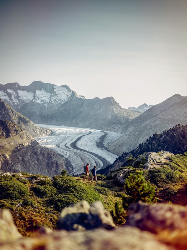Wandern Aletsch Glacier in Switzerland.