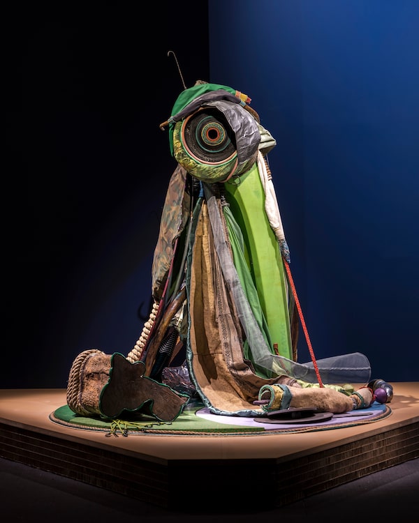 In large scale assemblages of found objects, the Puerto Rican artist Daniel Lind-Ramos creates protective ancestor figures that arise from the land to observe the present.