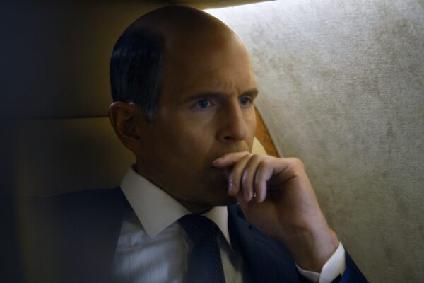 BLACKBERRY (2023). Shown: Glenn Howerton as Jim Balsillie. The story of the meteoric rise and catastrophic demise of the world's first smartphone. Courtesy of Elevation Pictures